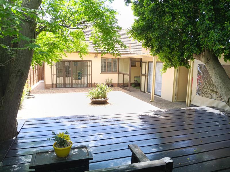 To Let 7 Bedroom Property for Rent in Belmont Park Western Cape